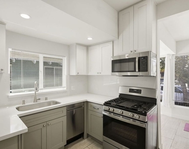 2910 Budlong Avenue - Photo Thumbnail 9