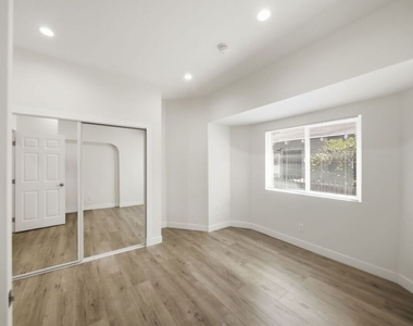 2910 Budlong Avenue - Photo Thumbnail 25
