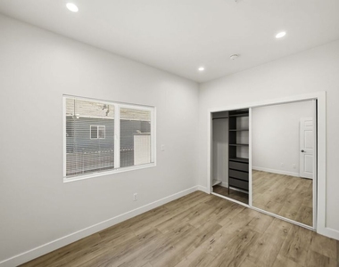 2910 Budlong Avenue - Photo Thumbnail 15