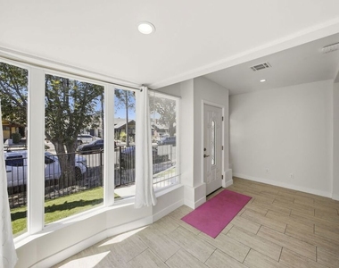 2910 Budlong Avenue - Photo Thumbnail 12