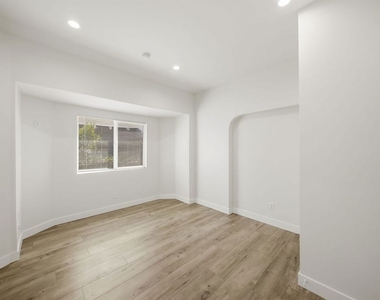 2910 Budlong Avenue - Photo Thumbnail 30