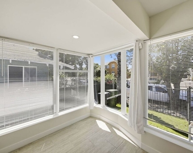 2910 Budlong Avenue - Photo Thumbnail 13