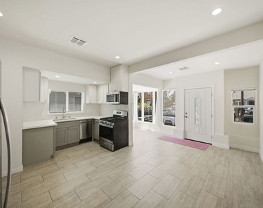 2910 Budlong Avenue - Photo Thumbnail 8