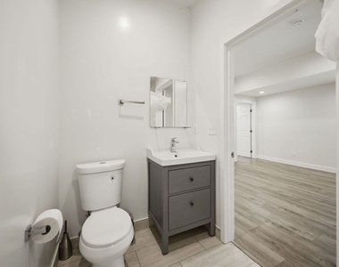 2910 Budlong Avenue - Photo Thumbnail 23