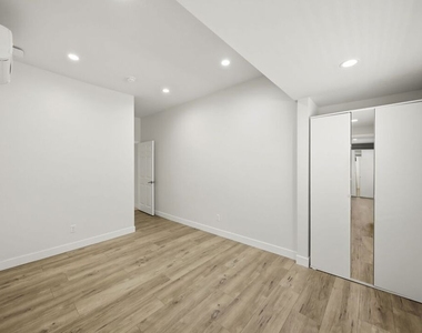2910 Budlong Avenue - Photo Thumbnail 20