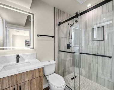 1305 N Sycamore - Photo Thumbnail 3