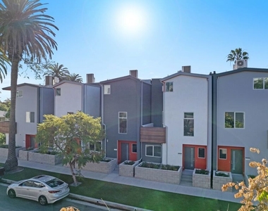 7150 Willoughby Avenue - Photo Thumbnail 32
