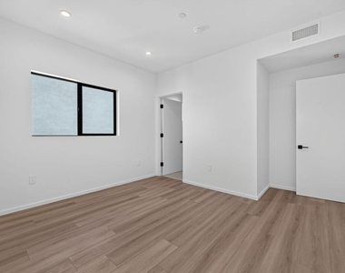 1853 12th Street - Photo Thumbnail 9