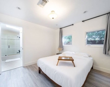 11331 Isleta Street - Photo Thumbnail 45