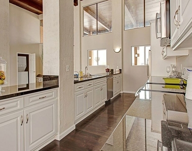 600 E Olive Avenue - Photo Thumbnail 4