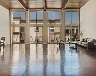 600 E Olive Avenue - Photo Thumbnail 1