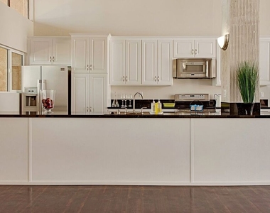 600 E Olive Avenue - Photo Thumbnail 3