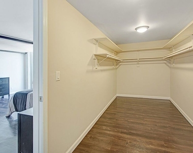 600 E Olive Avenue - Photo Thumbnail 12