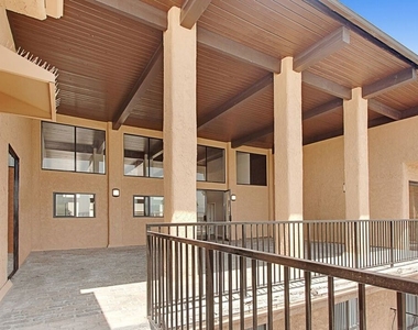 600 E Olive Avenue - Photo Thumbnail 16