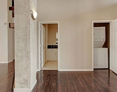 600 E Olive Avenue - Photo Thumbnail 7