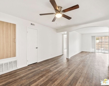 505 S Farrell Drive - Photo Thumbnail 14