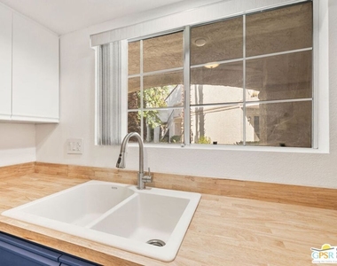 505 S Farrell Drive - Photo Thumbnail 8
