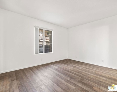 505 S Farrell Drive - Photo Thumbnail 26