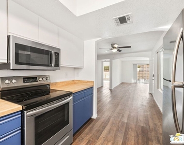 505 S Farrell Drive - Photo Thumbnail 9