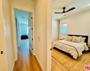 948 E 67th Street - Photo Thumbnail 32