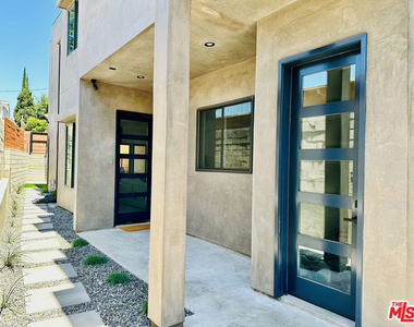 948 E 67th Street - Photo Thumbnail 64