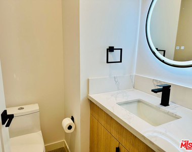 948 E 67th Street - Photo Thumbnail 51