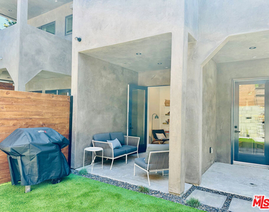 948 E 67th Street - Photo Thumbnail 60
