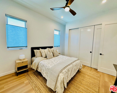 948 E 67th Street - Photo Thumbnail 28