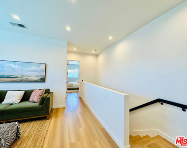 948 E 67th Street - Photo Thumbnail 43