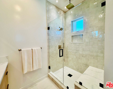 948 E 67th Street - Photo Thumbnail 20