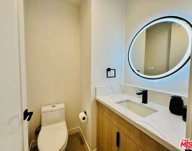 948 E 67th Street - Photo Thumbnail 49