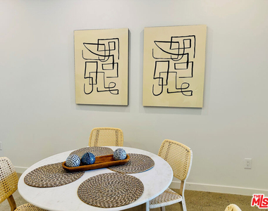 948 E 67th Street - Photo Thumbnail 10