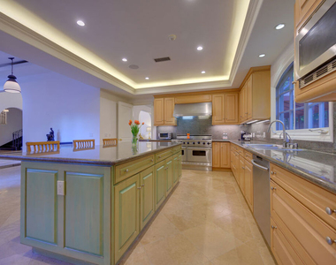 616 N Maple Drive - Photo Thumbnail 9