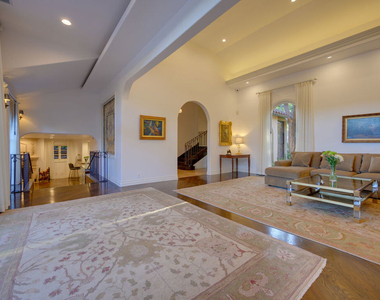 616 N Maple Drive - Photo Thumbnail 7