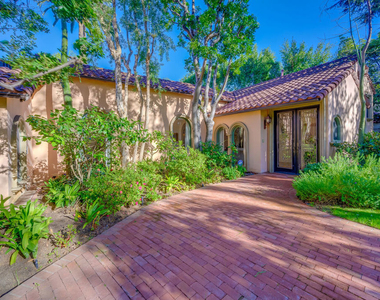 616 N Maple Drive - Photo Thumbnail 4