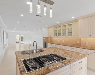 2128 Camden Avenue - Photo Thumbnail 8