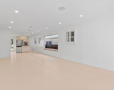 2128 Camden Avenue - Photo Thumbnail 3