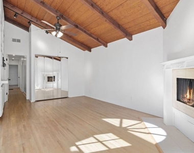 2128 Camden Avenue - Photo Thumbnail 11