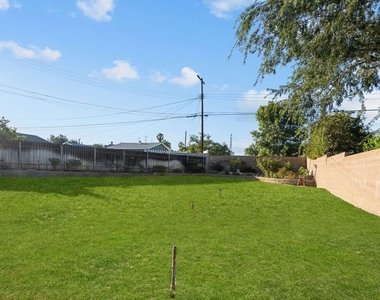 16855 Donmetz Street - Photo Thumbnail 19
