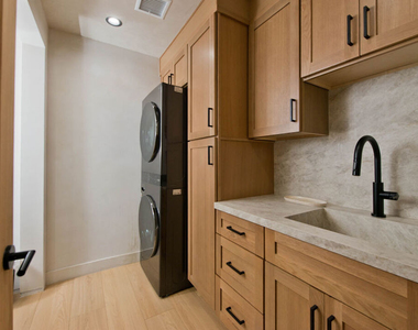 5953 Oakdale Avenue - Photo Thumbnail 19