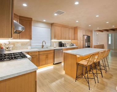 5953 Oakdale Avenue - Photo Thumbnail 16