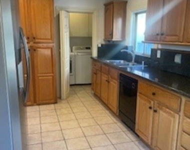 2311 Malcolm Avenue - Photo Thumbnail 6
