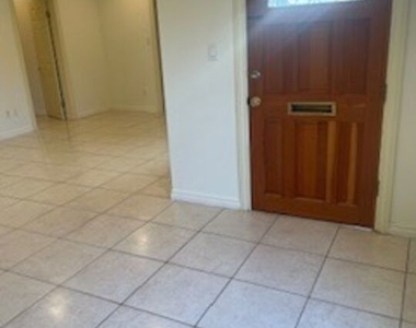 2311 Malcolm Avenue - Photo Thumbnail 2