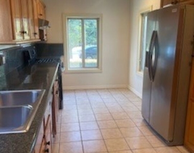 2311 Malcolm Avenue - Photo Thumbnail 5