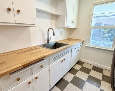 1143 N Formosa - Photo Thumbnail 4