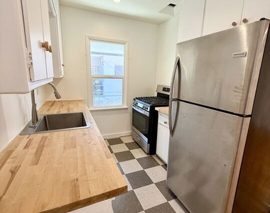 1143 N Formosa - Photo Thumbnail 3