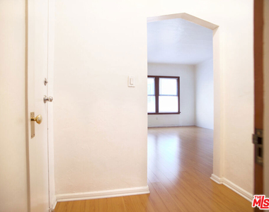 611 S Cloverdale Avenue - Photo Thumbnail 6