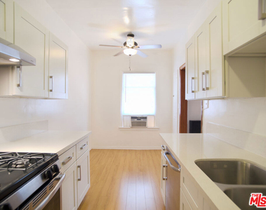 611 S Cloverdale Avenue - Photo Thumbnail 10