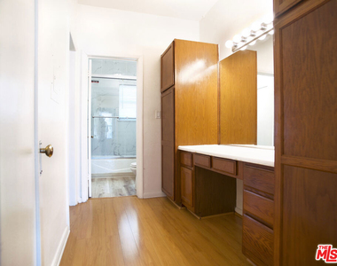 611 S Cloverdale Avenue - Photo Thumbnail 12