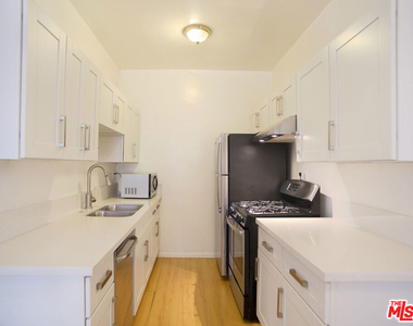 611 S Cloverdale Avenue - Photo Thumbnail 9